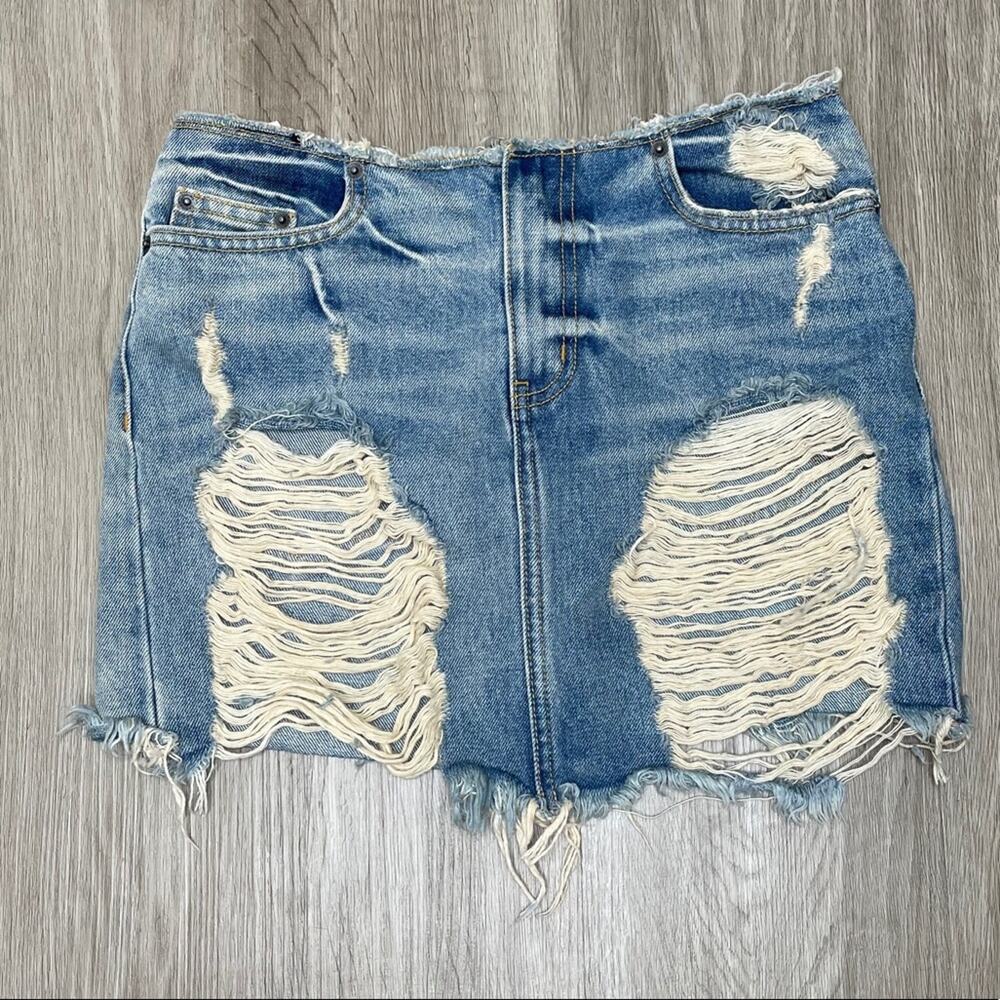 CARMAR Women's Light Wash Distressed Raw Hem Waistbandless Denim Skirt size 25